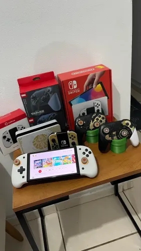 Nintendo Switch - Desbloqueado - Muitos acessórios