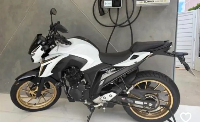 MOTO NOVA 857km RODADOS