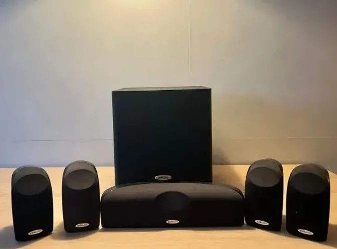 Conjunto caixas de som home theater polk audio