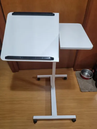 Mesa Lateral de Apoio Ajustável para Sofá ou Notebook - Branca