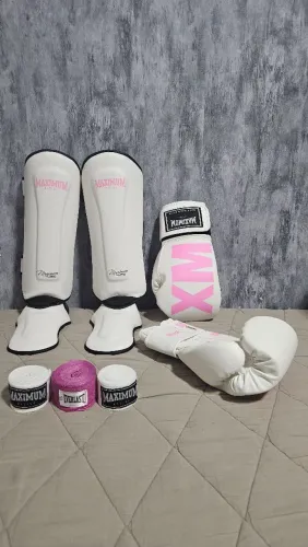 KIT BOXE/MUAY THAI MAXIMUM - LUVA 12 OZ + CANELEIRA + BANDAGENS