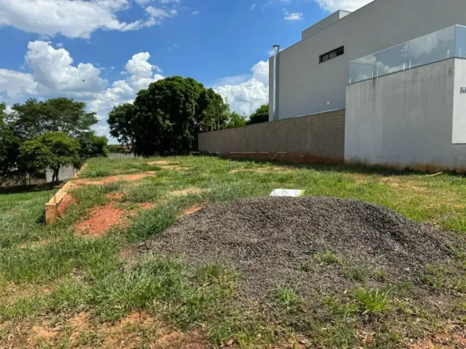 Terreno no Residencial Morada do Sol lote 450m²