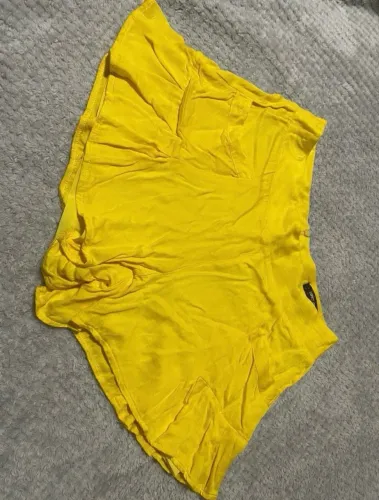 Short Feminino Amarelo M