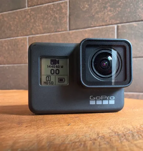 GoPro Hero 7 Black + acessórios
