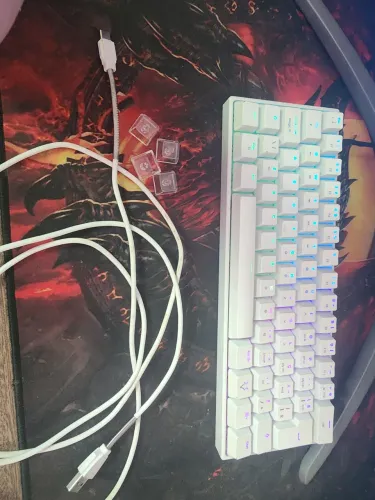 Teclado mecânico husky blizzard 60% branco (usado) COM FIO