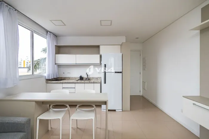 Studio com 1 dormitório para alugar por R$ 2.600,00 Prado Velho, Curitiba/PR