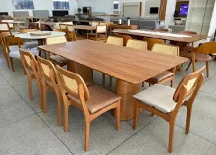 Mesa de Jantar com 8 cadeiras 2,20cm