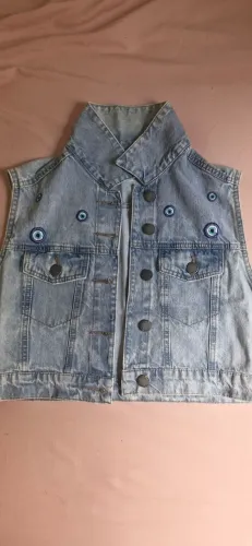 Colete Jeans Marisa com Olho Grego (Novo com Etiqueta) - Tamanho P