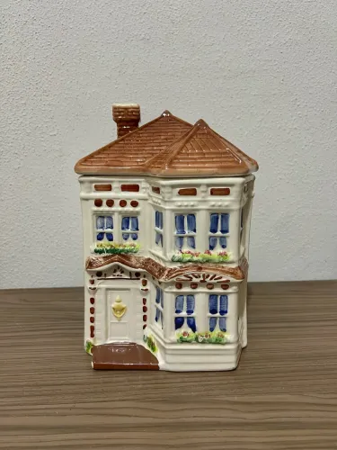 Weiss - Casinha Canister Avon 1984