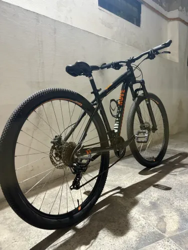 Bicicleta Caloi Extreme Aro 29 - Tamanho 17 - Shimano 24v - Excelente Estado
