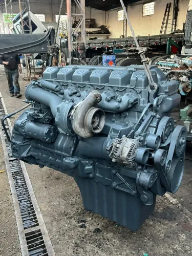 Motor do Mercedes bens 1941 modelo 457 ANO 2004 Original completo, sem troca, com baixa