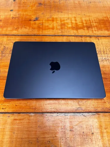MacBook Air M4 - 24GB RAM / 512GB SSD - Midnight - Estado de Novo