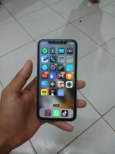 iPhone XR branco 