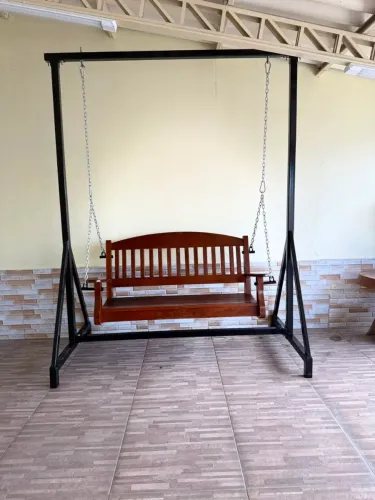 Balanço ornamentação em madeira e metalon, para 02 pessoas!