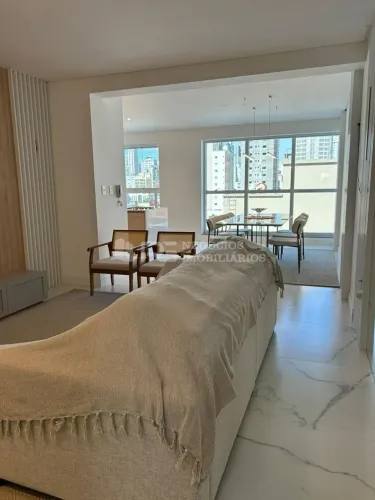 APARTAMENTO EM MEIA PRAIA