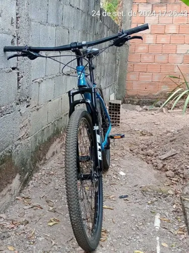 Troco por bicicleta antiga conservada e rodando 