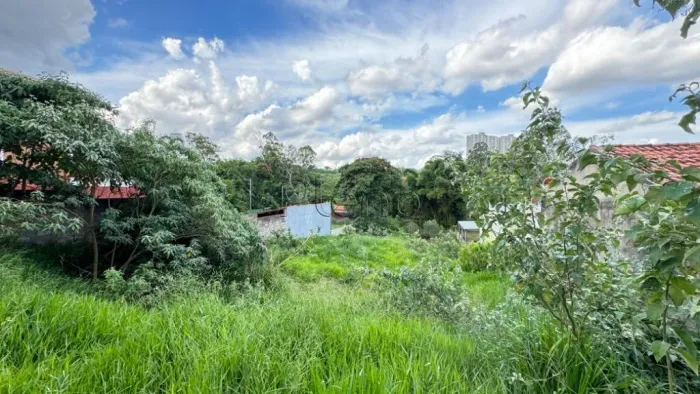 Terreno à venda com 1619m² , frente para 02 ruas, no bairro Vila Ipê - Campinas