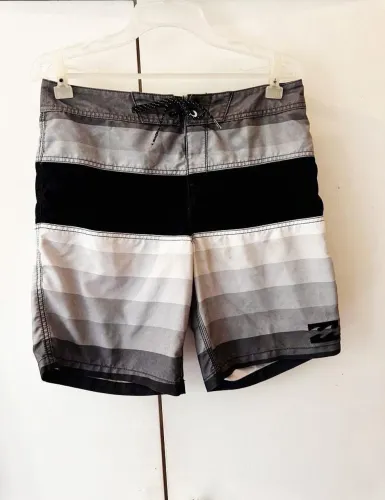 Bermuda Billabong tamanho 32(  40/42 Brasil) 