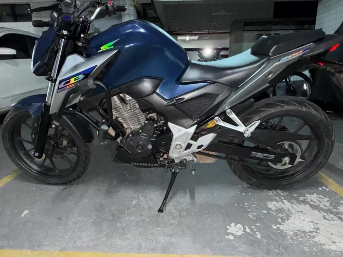 Vende-se CB 300 Twister abs 2025 pura nova 