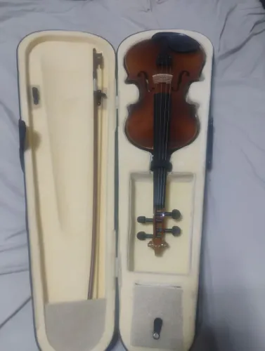 Violino em perfeito estado, nunca usado