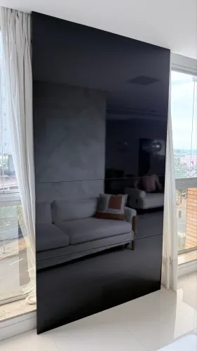 2 Painéis em laca com leds