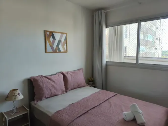 cama box casal com cabeceira sem uso e protetor de colchão impermeavel