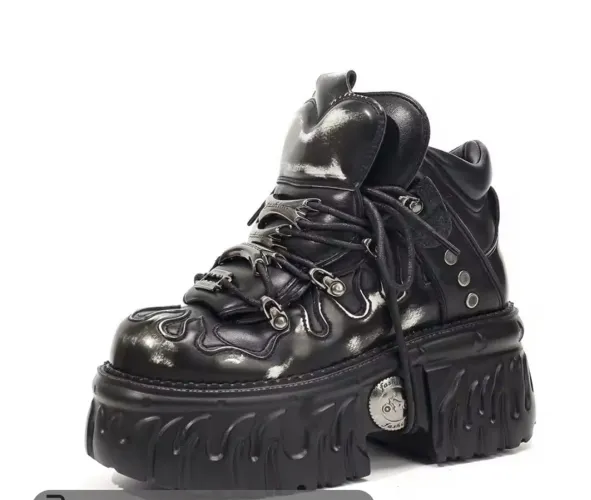Sapato Coturno estilo New rock