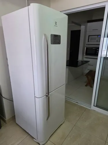 GELADEIRA ELECTROLUX INVERTER  IB53 127 