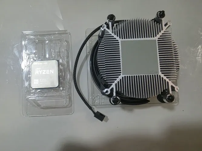 Ryzen 5 5500 Usado, perfeito estado, Cooler incluso c/ pasta térmica