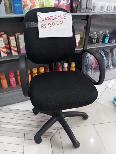 Cadeira de escritório modelo diretor 