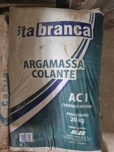 Argamassa colante ACI