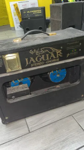 CAIXA DE BAIXO E CAIXA PARA GUITARRA 
