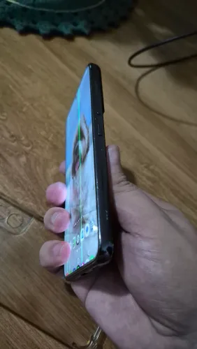 Celular Samsung S22 usado.