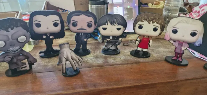 Wandinha - Totens decorativos de mesa de festa - 7 personagens