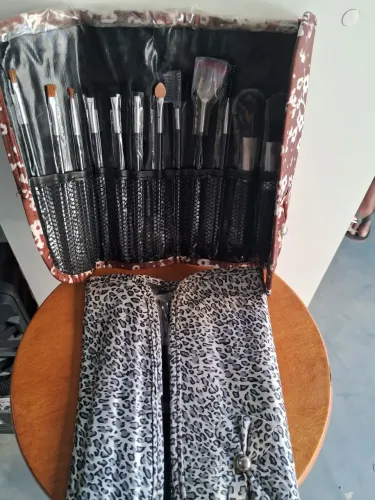ESTOJO DE PINCÉIS PARA MAQUIAGEM