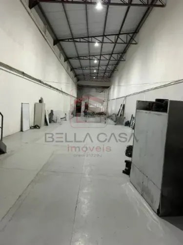 Galpao Bras 600m2 de area construida escritorios vestiarios e estacionamento