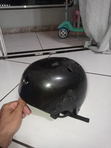 Capacete skate patinete unissex profissional preto