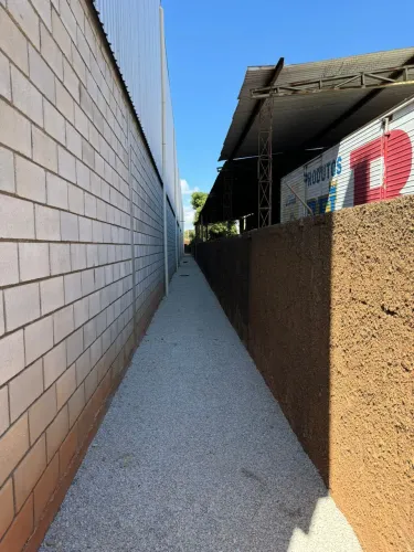 Galpão Logístico, Industrial e Comercial novo com 3.100m², Pé direito de 7 mts, 2 docas, t