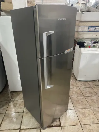 Vendo geladeira Brastemp inox frost fre 220 vts funcionando perfeitamente 