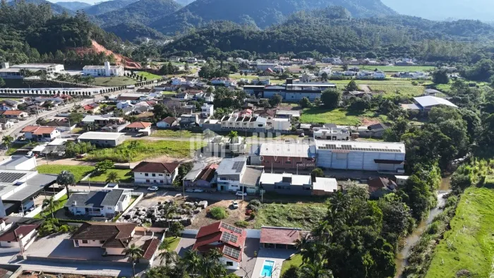 AMPLO TERRENO NO BAIRRO GUABIRUBA SUL
