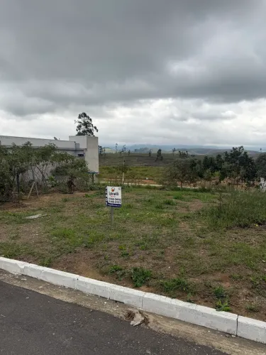 Terreno a venda no Portal da Mantiqueira com 160m2