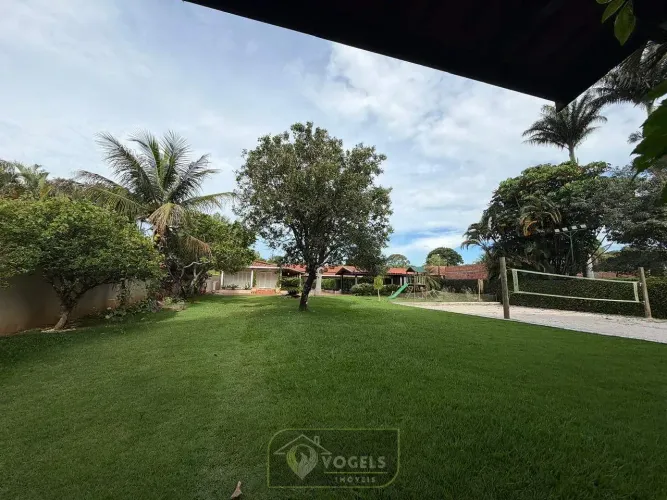 CHÁCARA À VENDA NO CONDOMÍNIO LONG ISLAND EM JAGUARIÚNA/SP COM 1.500 M², 3 SUÍTES E QUADRA