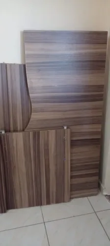 Mesa de escritório em L