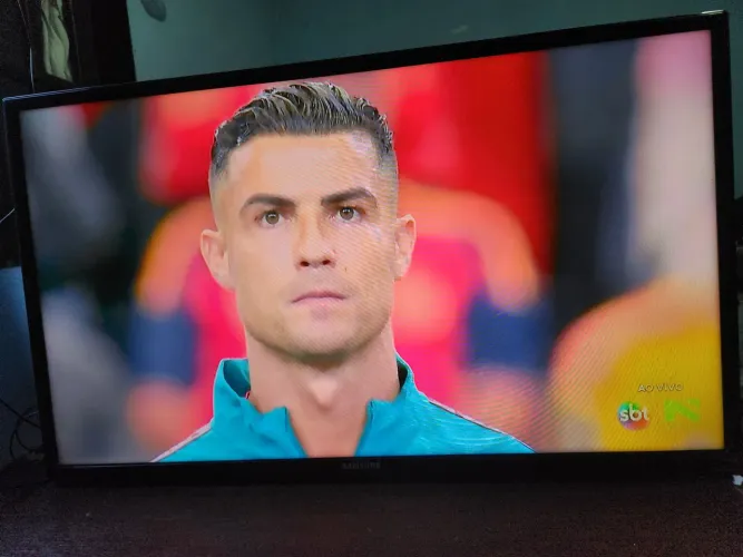 Tv Samsung 40 polegadas. Não é Smart