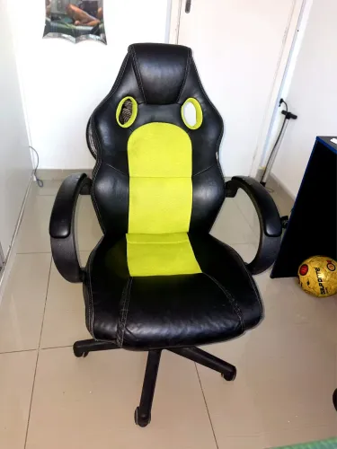 Cadeira Gamer Preta e Verde Limão - Estilo Racing - Usada