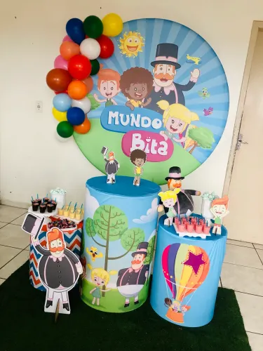 Conjunto de capa cilindro e painel Mundo Bita 