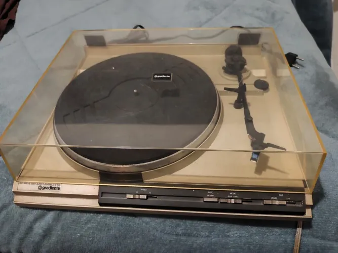 Toca discos Gradiente Oportunidade para quem gosta de música 