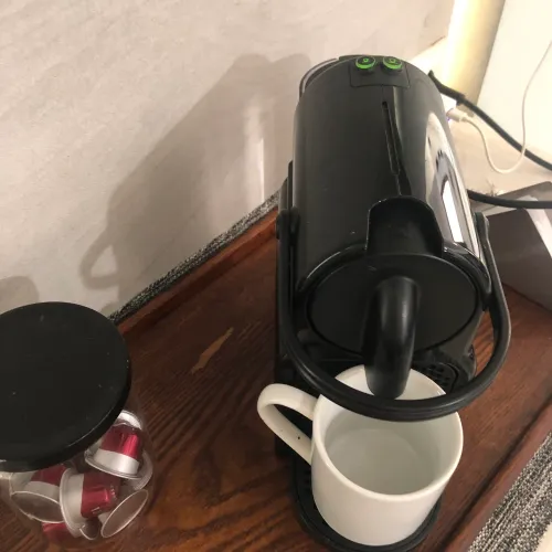 Cafeteira Espresso Nespresso Pixie Redesign Preta 220v