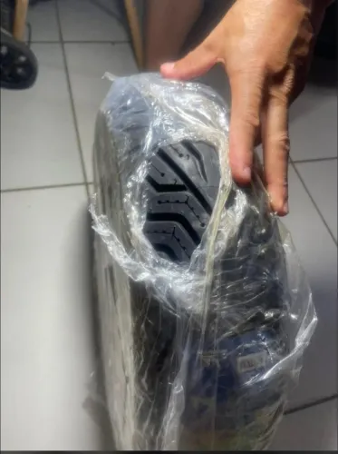 Pneus michelan grip 2 - 130/70/13 zerado, comprei o pneu e roubaram a moto ?