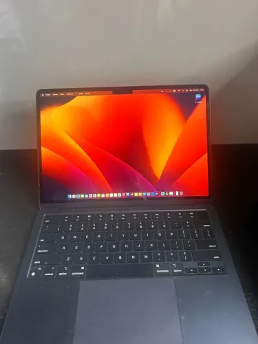 MacBook Air M2 2022 8GB RAM 256GB - Midnight - 99% Bateria - Condição Impecável